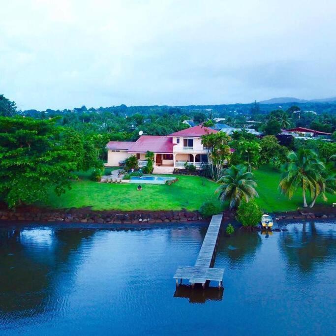 Te Mana Lodge Taravao Екстер'єр фото